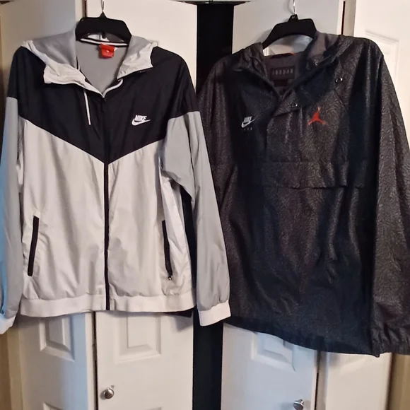 2 Mens medium Nike Windbreaker jackets.Great condition! Offers welcome😊 - Picture 1 of 3